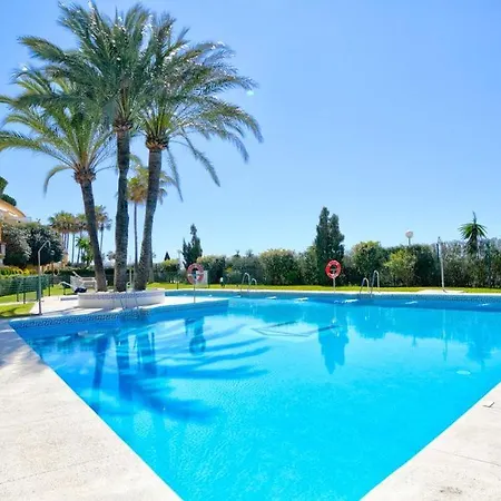 Apto Situado A 20 Metros De La Playa Con 3 Piscinas Apartment *