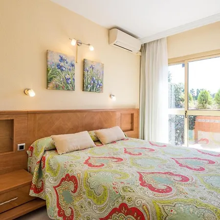 Apto Situado A 20 Metros De La Playa Con 3 Piscinas Apartment *