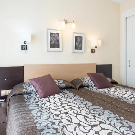 Apto Situado A 20 Metros De La Playa Con 3 Piscinas Apartment *