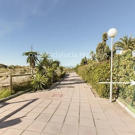Apto Situado A 20 Metros De La Playa Con 3 Piscinas